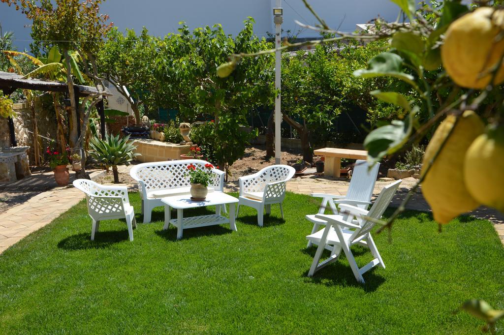 Guest House Al Giardino Dei Limoni 파뷔냐나도 외부 사진